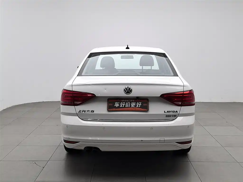 Volkswagen Lavida 2015 230TSI DSG Comfort Edition фото 4