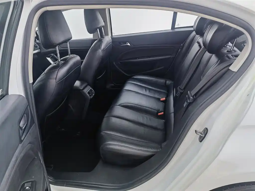 Peugeot 408 2014 1.8L Automatic Luxury Edition фото 15