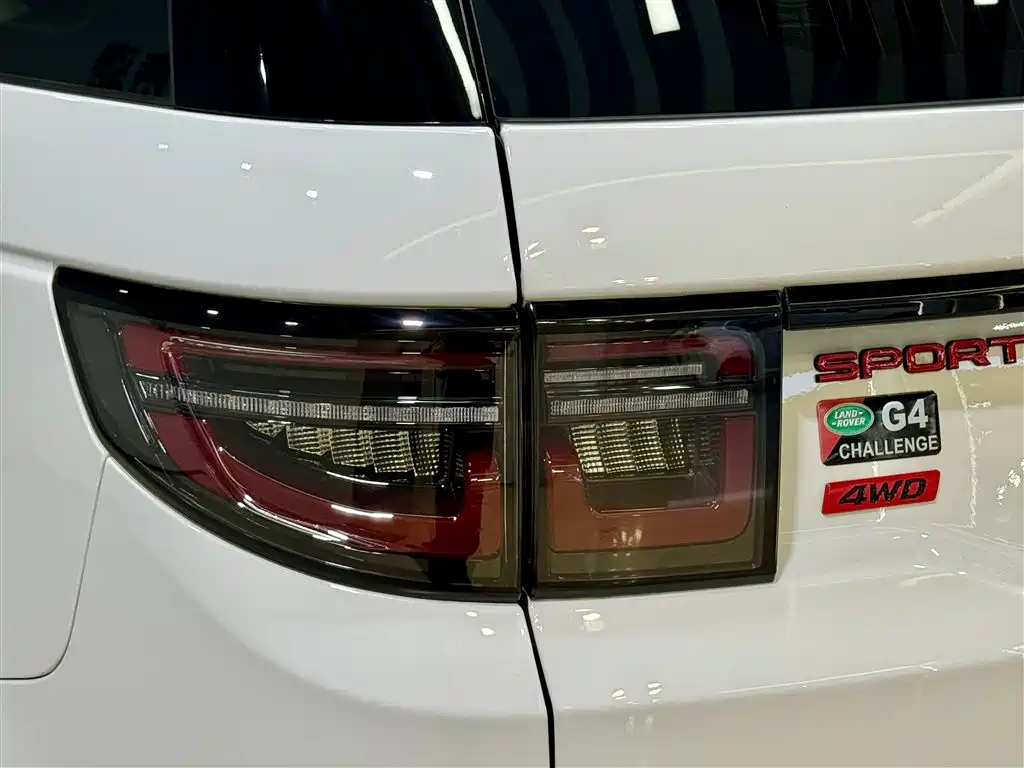 Land Rover Discovery Sport 2024 Luxury Custom Edition фото 9