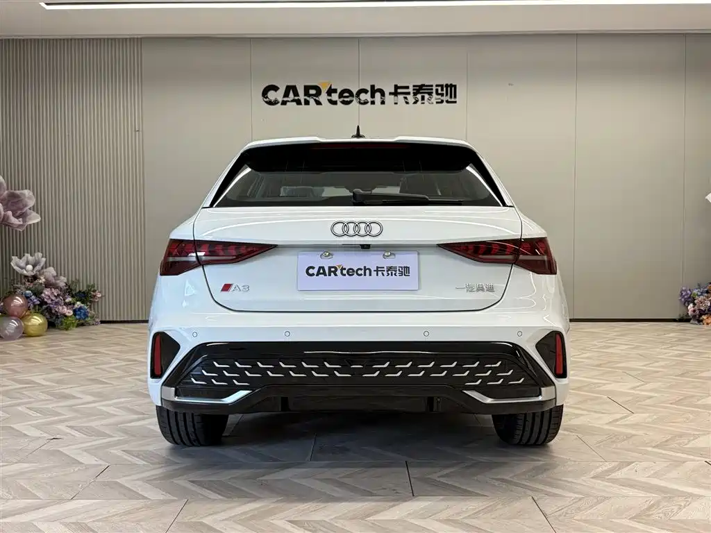 Audi A3 2025 Sportback 35TFSI Flying Premium фото 6