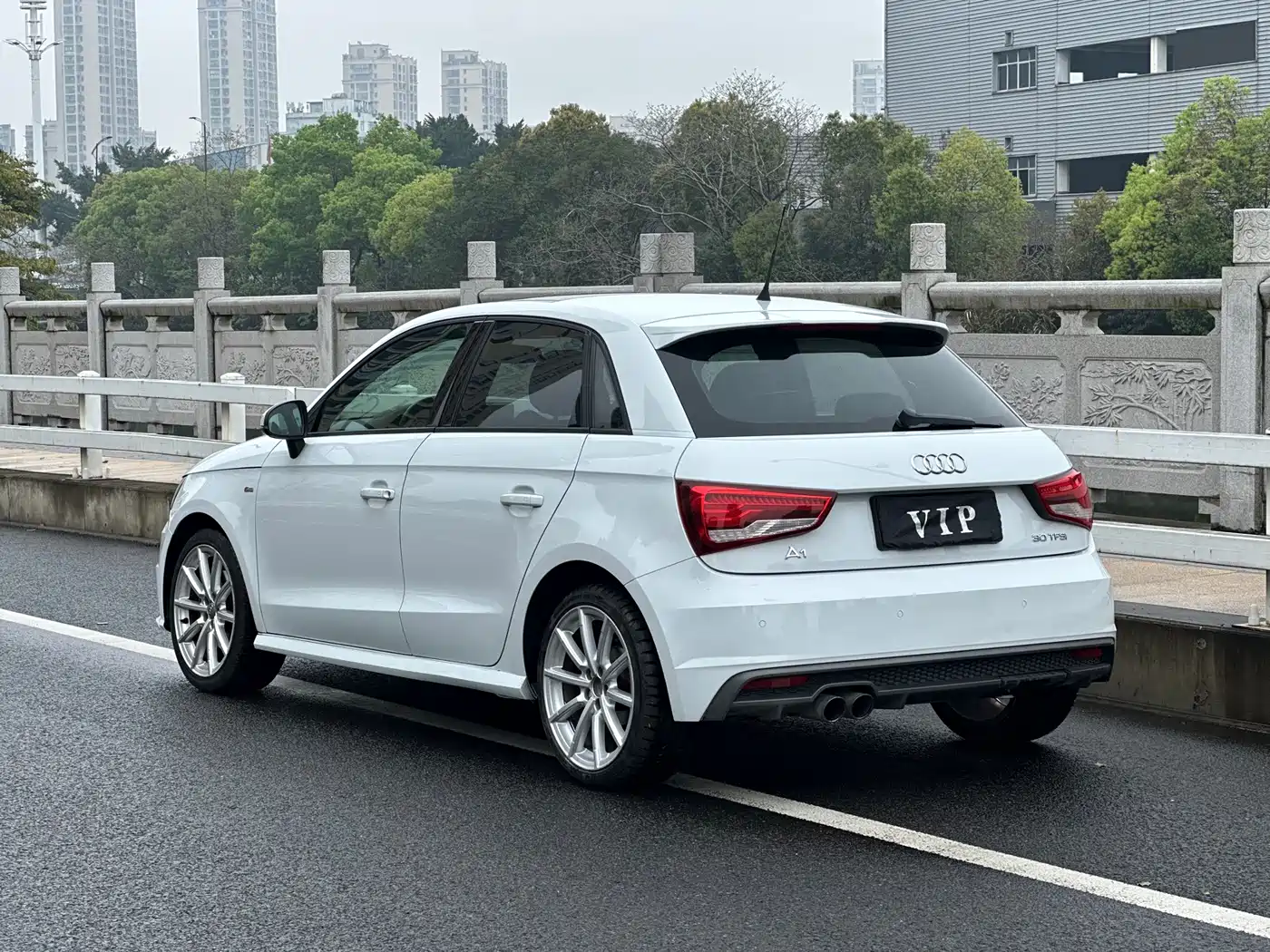 Audi A1 2016 30 TFSI Sportback S Line Sport Edition фото 4