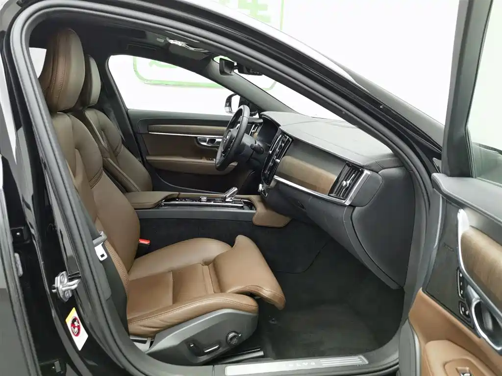 Volvo S90 2021 Model B5 Inscription Luxury Edition фото 23