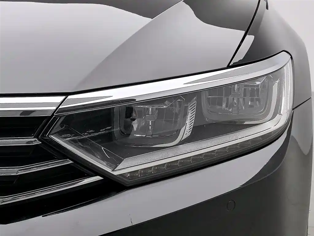 Volkswagen Magotan 2018 330TSI DSG Luxury фото 7