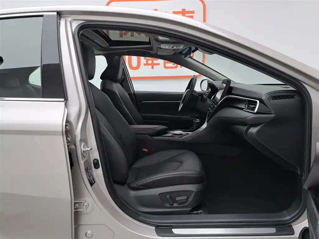 Toyota Camry 2021 2.0G Luxury Edition фото 23