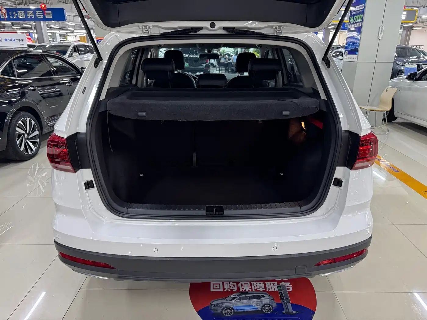 Volkswagen Tharu 2022 280TSI FWD Luxury Edition фото 13