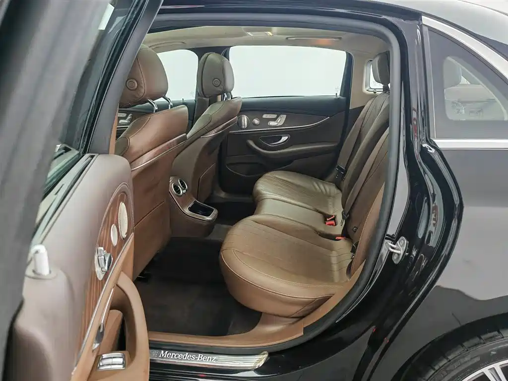 Mercedes-Benz E-Class 2022 Facelift E 300 L Luxury Style фото 15