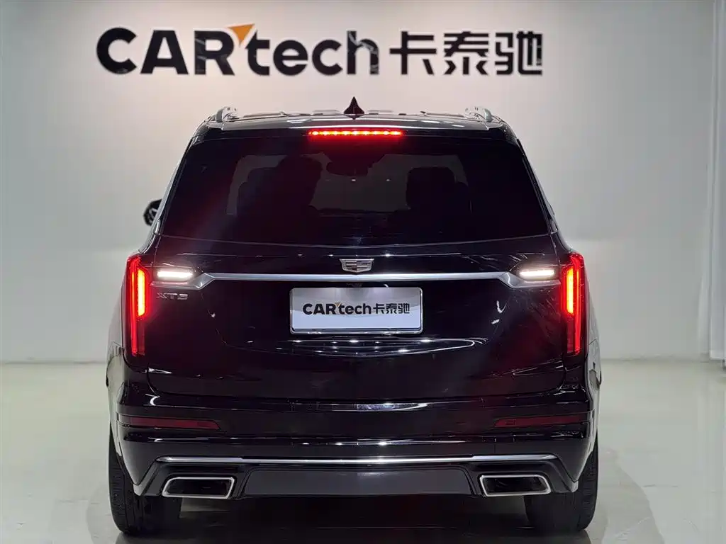 CADILLAC XT6