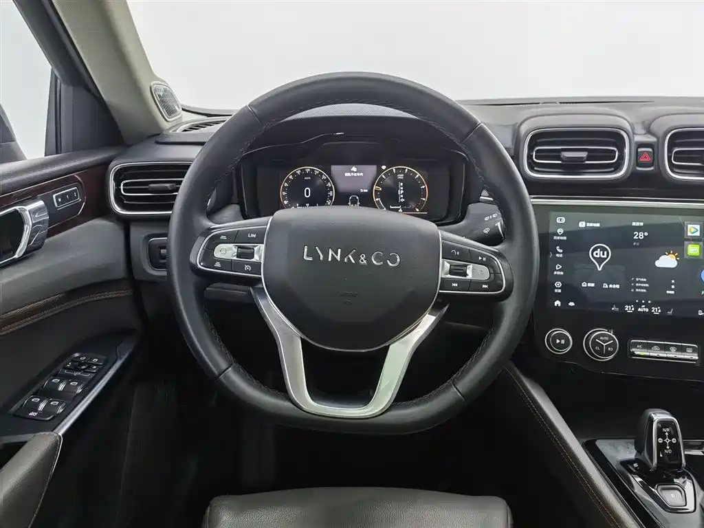 Lynk & Co 02 2021 1.5TD DCT 2WD Shine Champion Edition фото 11