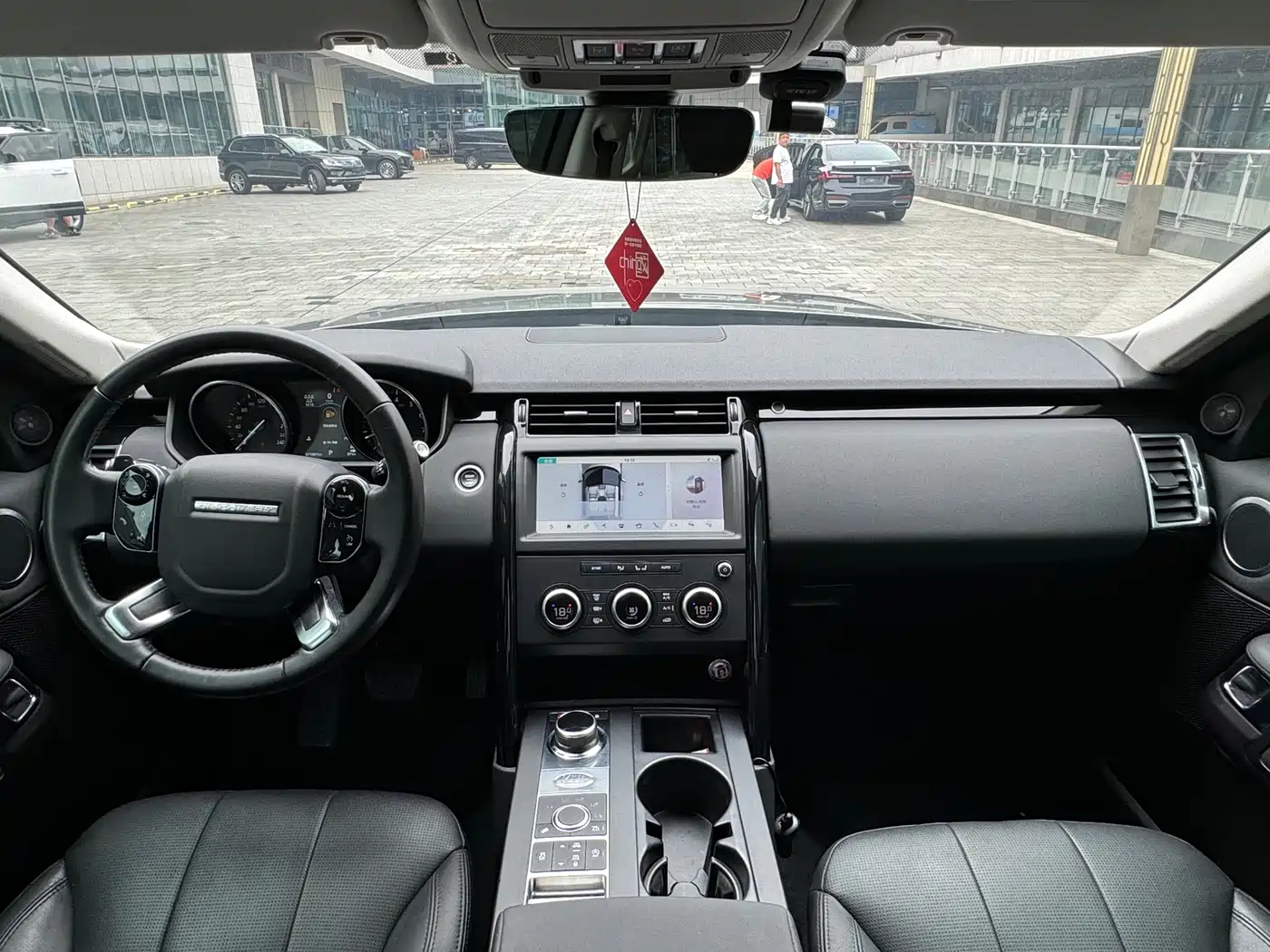 Land Rover Discovery 2019 3.0 SC V6 SE фото 5