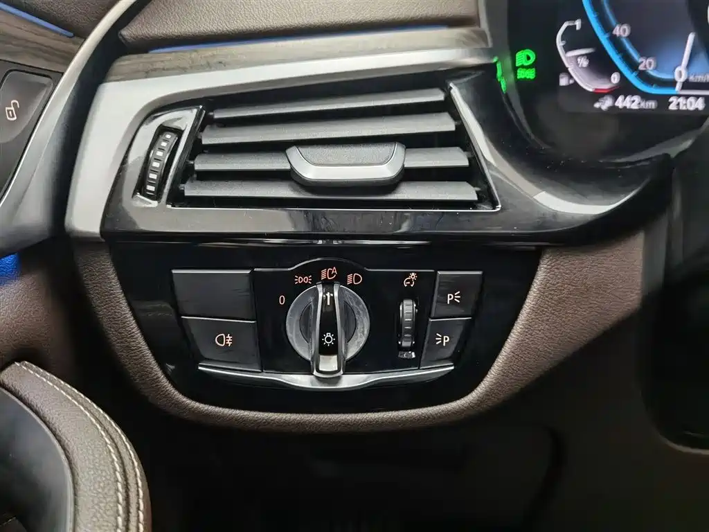 BMW 5 Series New Energy 2022 Facelift 535Le Luxury Package фото 21