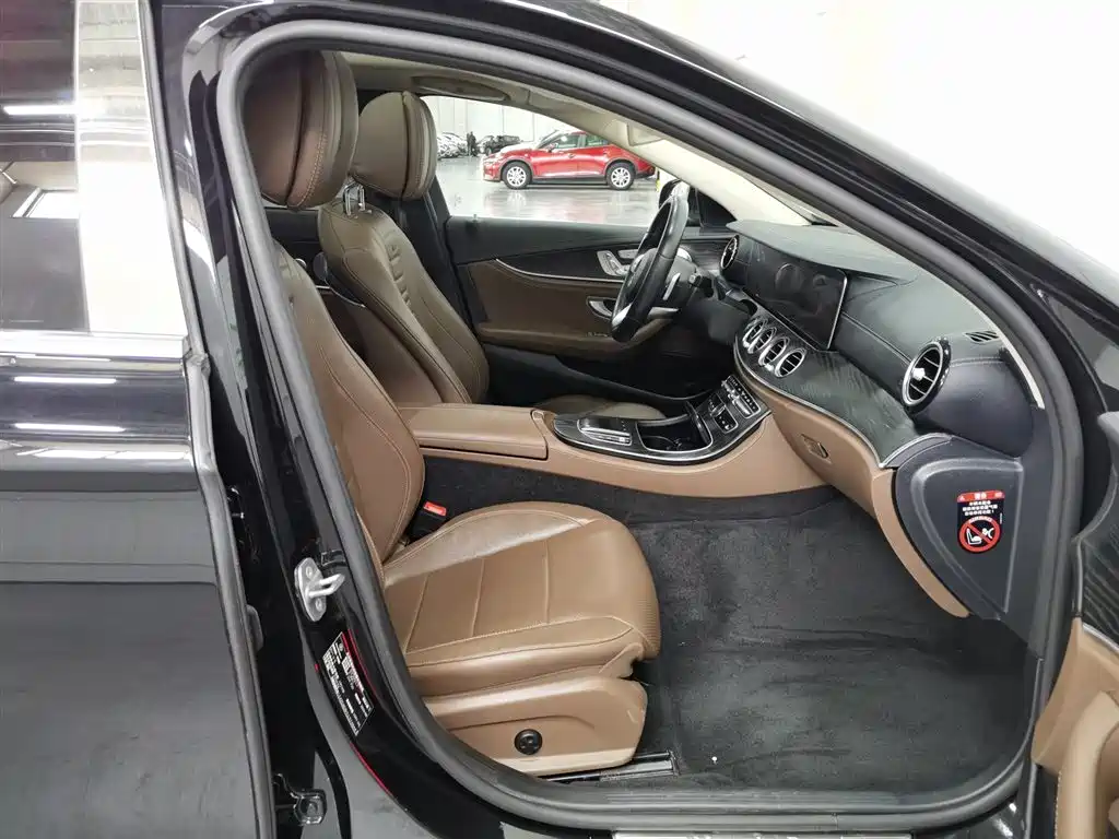 Mercedes-Benz E-Class 2020 E 300 L Sport Luxury Model фото 23