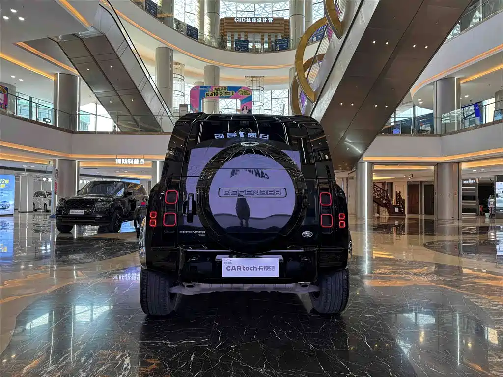 Land Rover Defender 2023 Facelift 110 3.0T P400 X-DYNAMIC HSE фото 5
