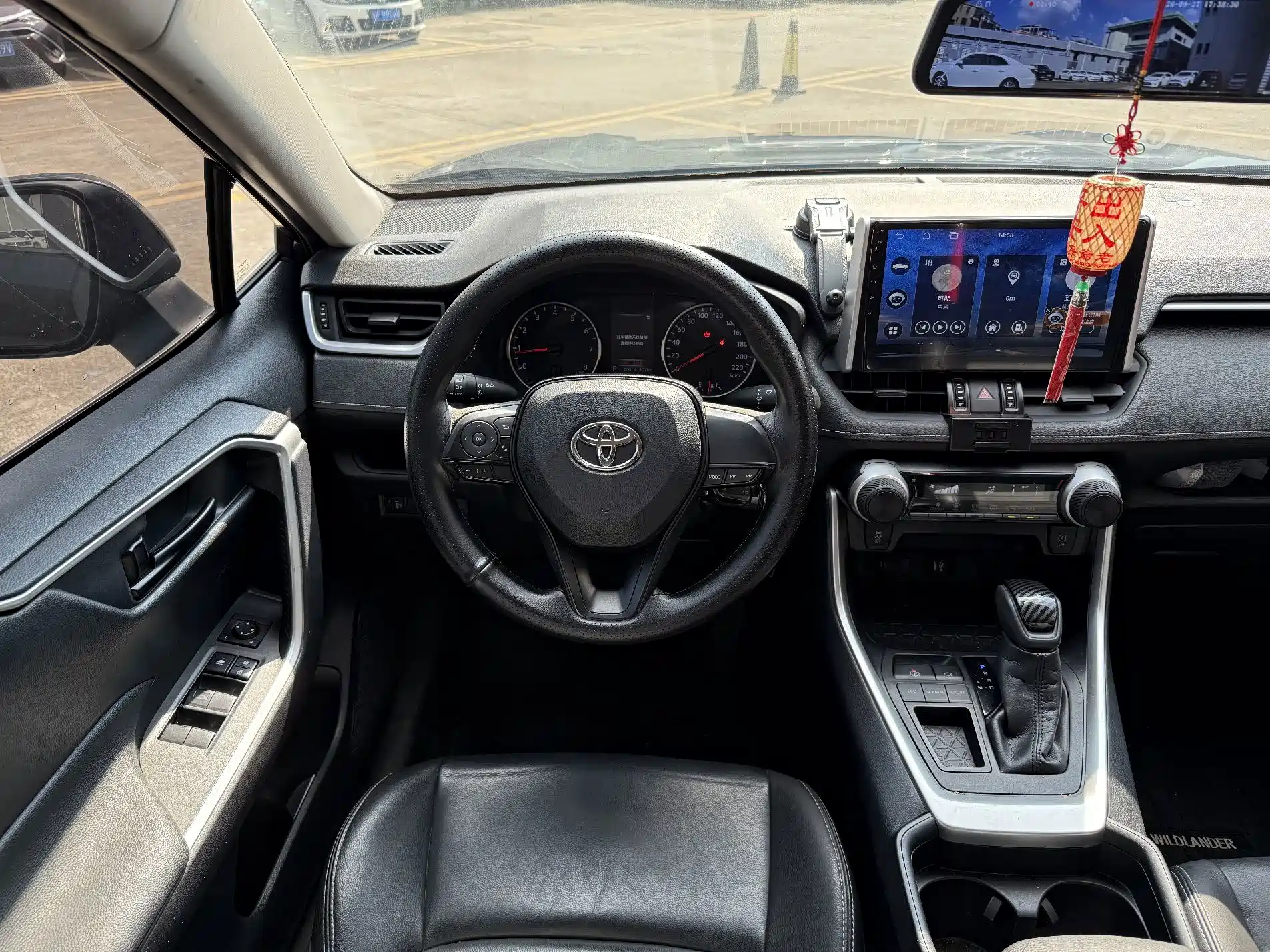 Фото 10 - Toyota Wildlander