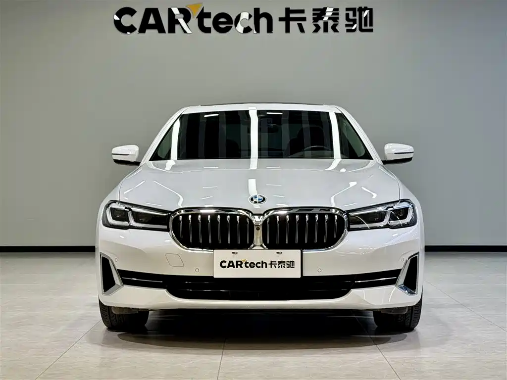BMW 5 Series 2023 530Li Premium Luxury Package фото 3