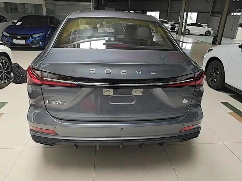 Фото 6 - Roewe i5