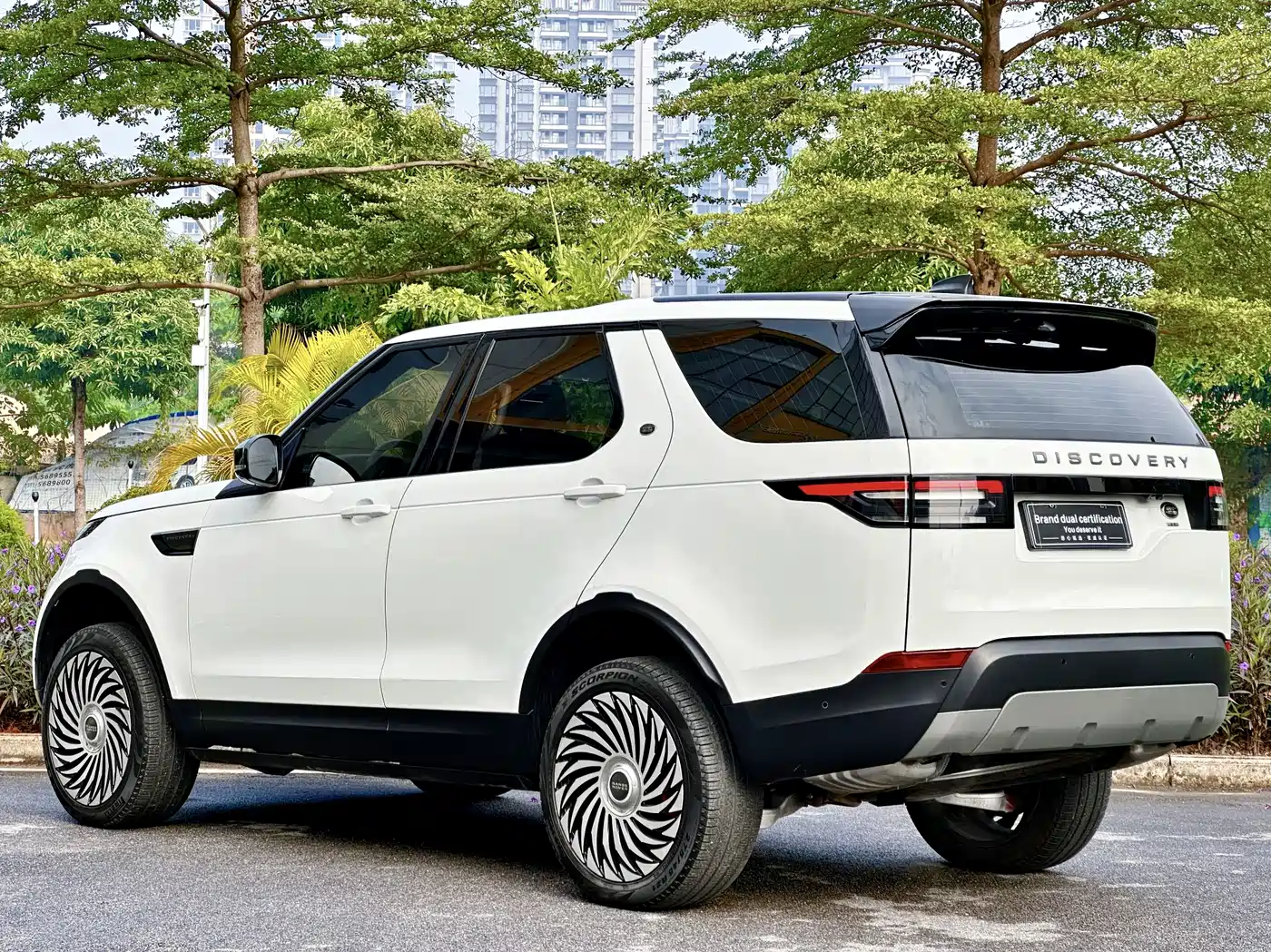 Land Rover Discovery 2019 3.0 SC V6 SE фото 5