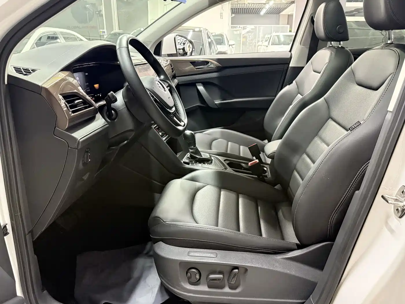 Volkswagen Tharu, миниатюра 7