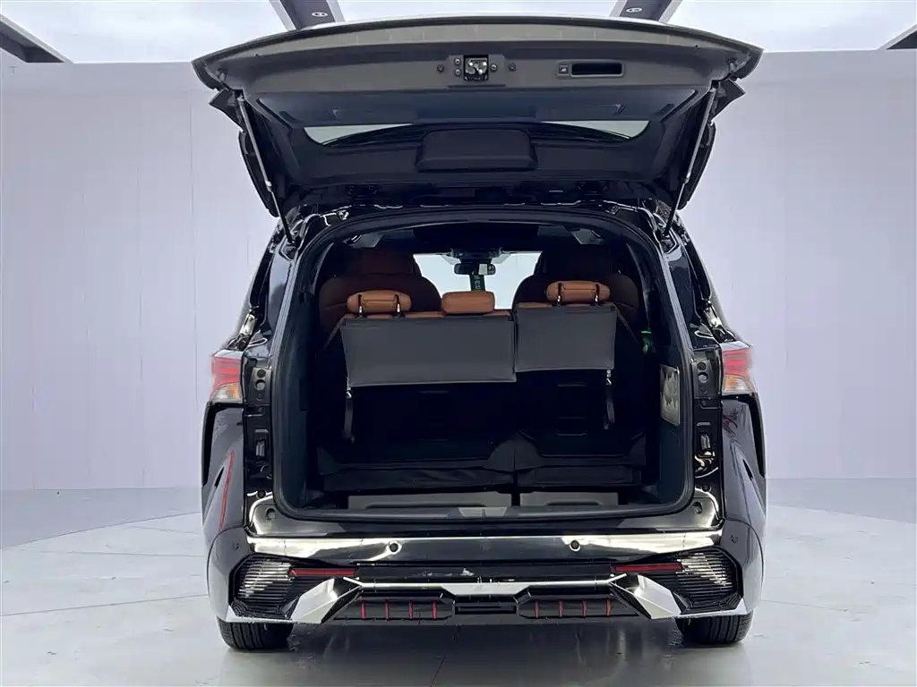 Toyota Granvia 2024 2.5L Hybrid Comfort фото 15