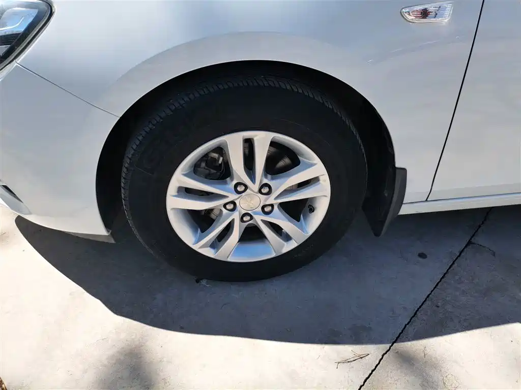 Chevrolet Cavalier 2019 320 Automatic Joy Edition фото 23
