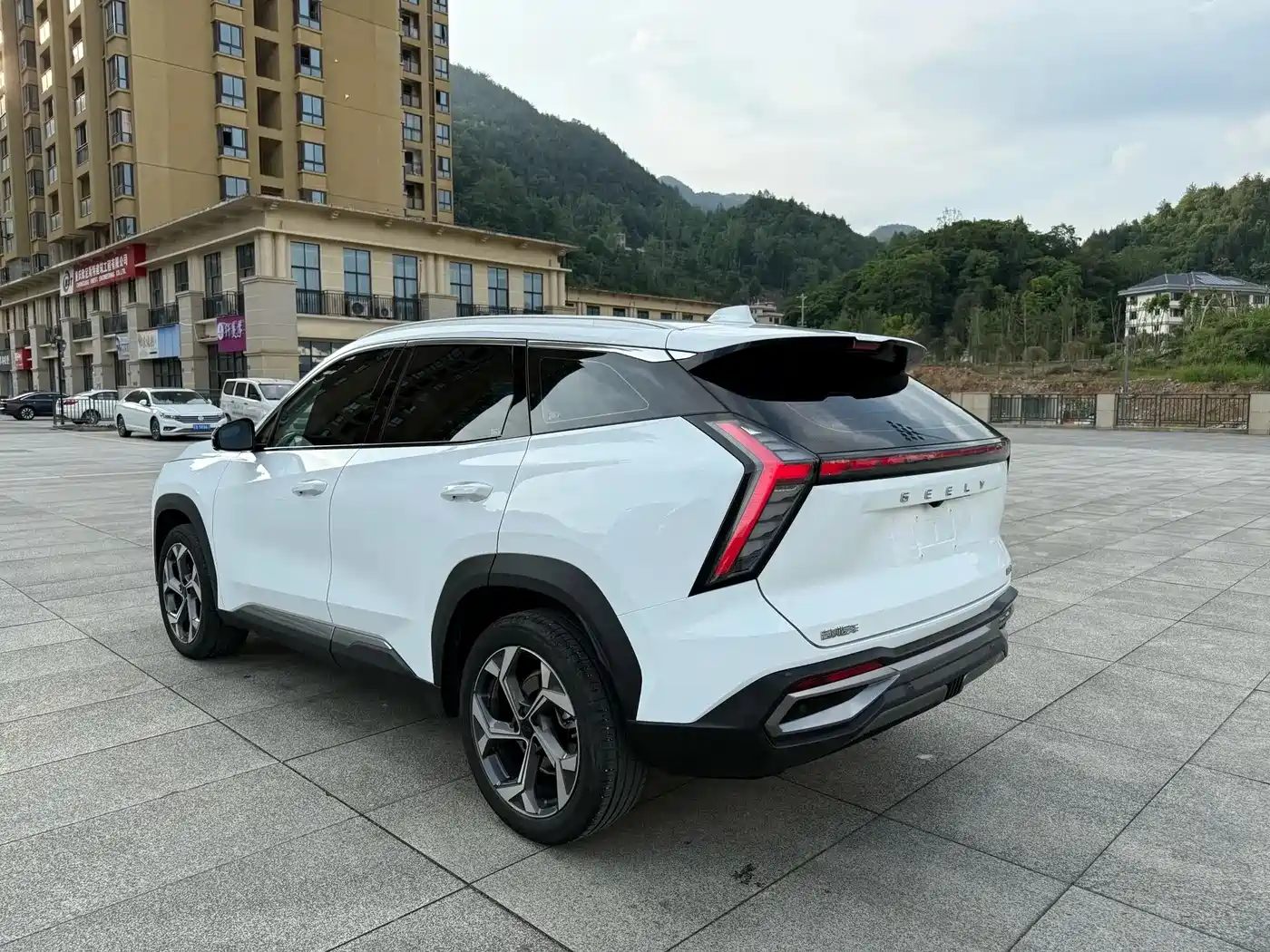 GEELY AUTOMOBILE BOYUE L