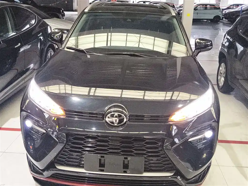 Toyota Wildlander 2023 2.0L CVT FWD Urban фото 3