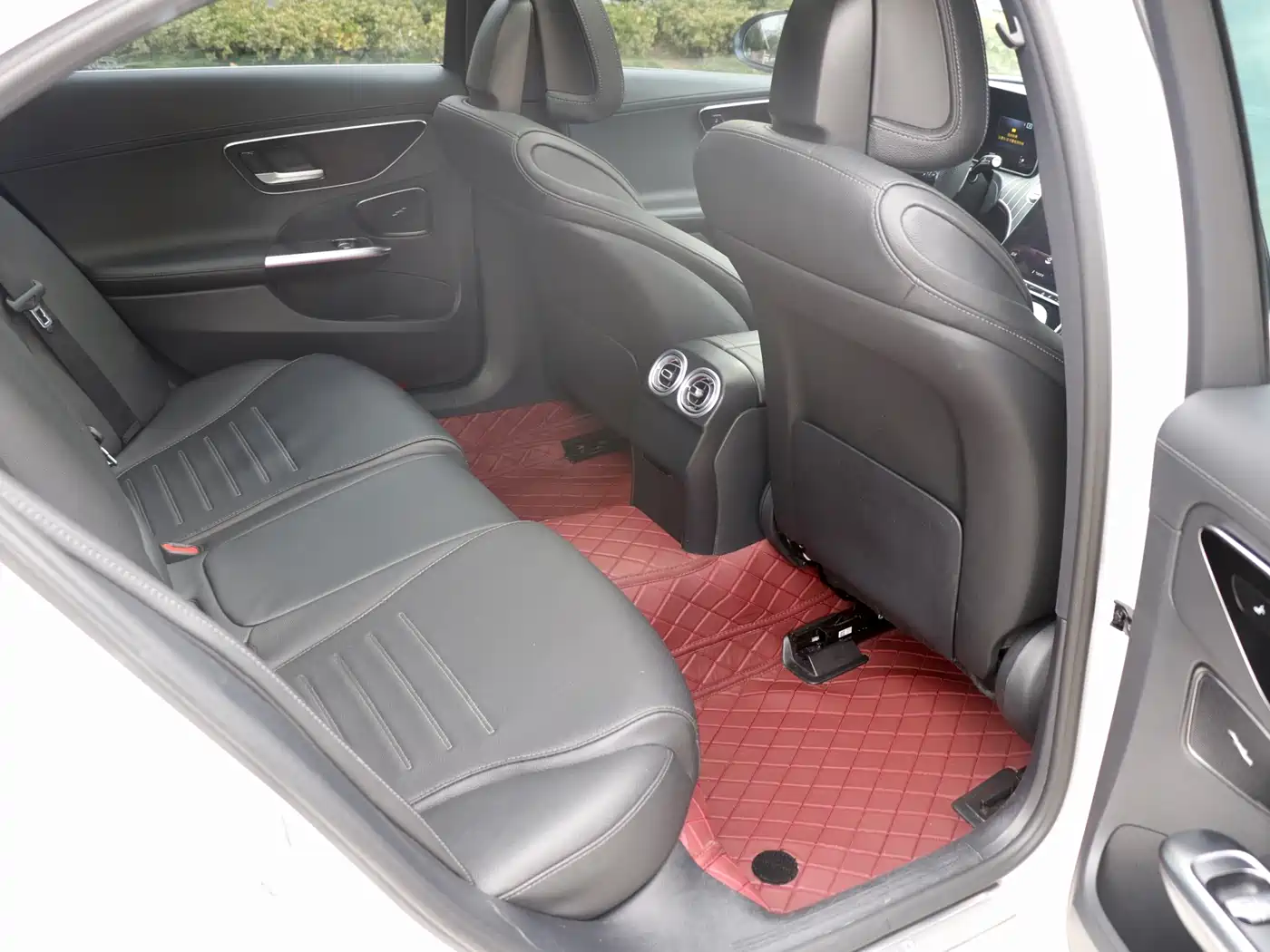 Mercedes-Benz C-Class 2023 Facelift C 260 L Sport Edition фото 15