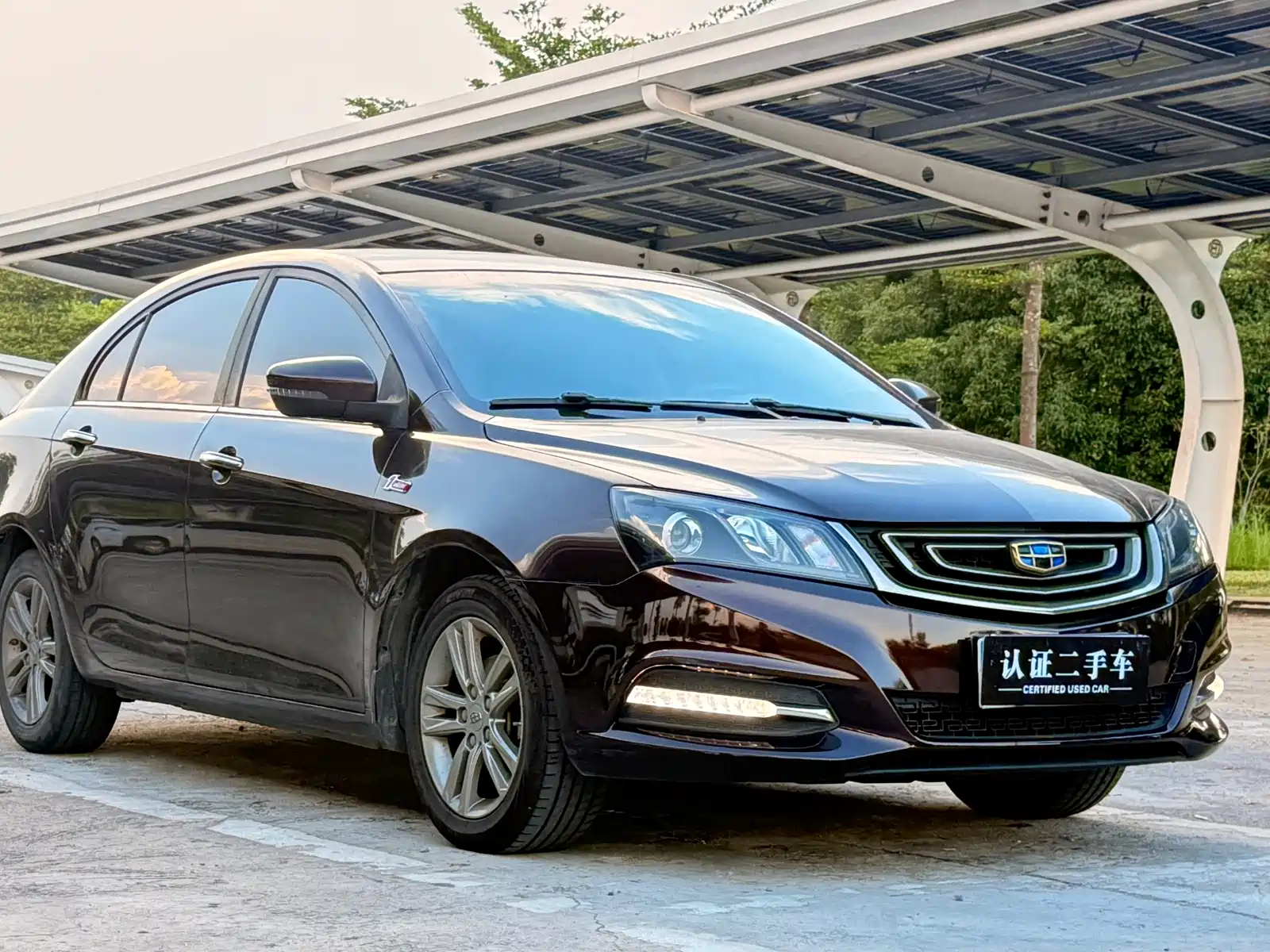 Фото 3 - Geely Emgrand