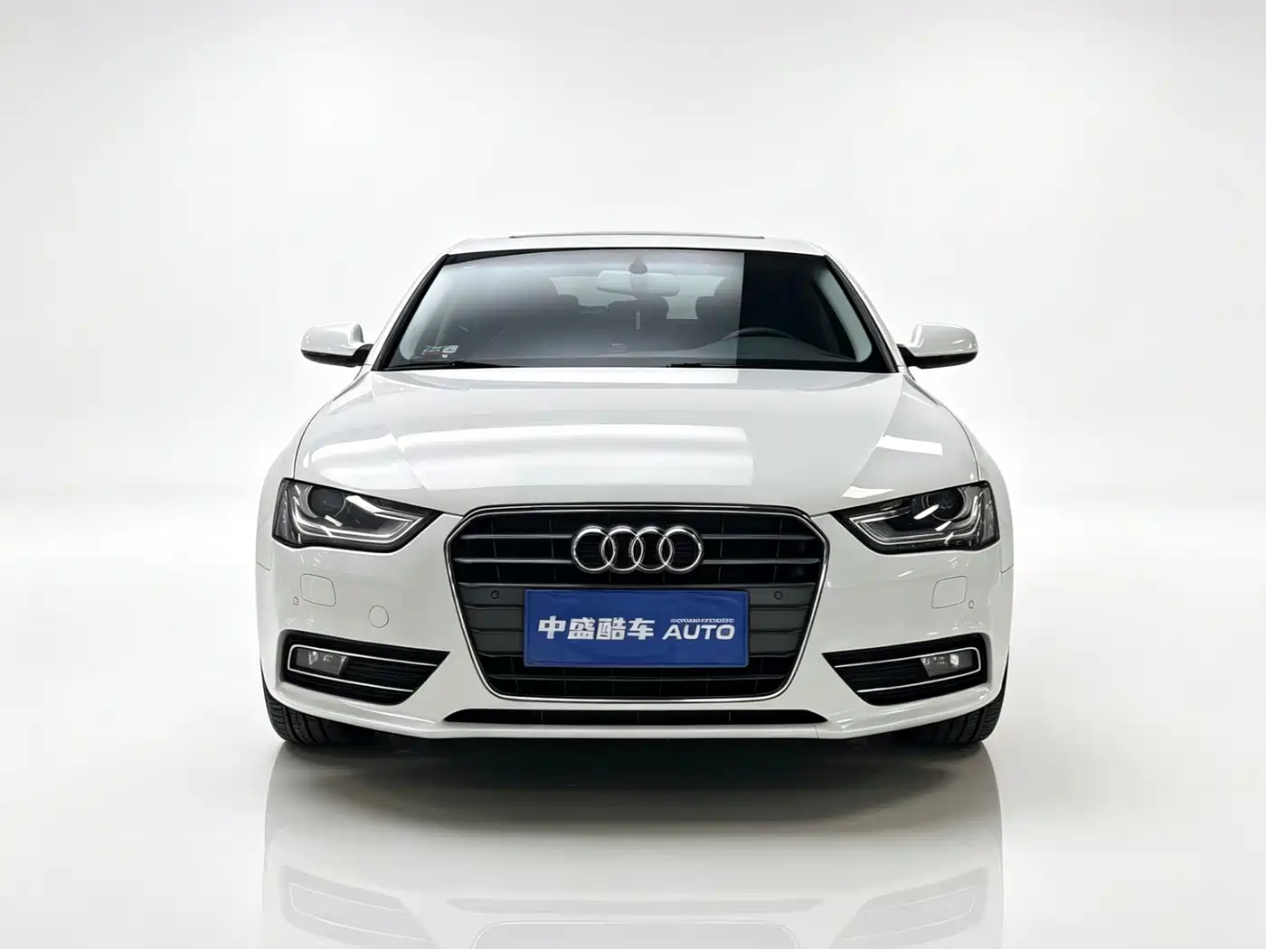 Audi A4L 2013 35 TFSI Automatic Comfort фото 2