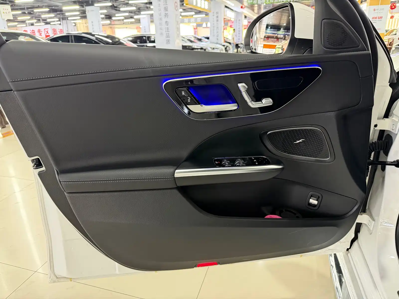 Фото 20 - Mercedes-Benz C-Class