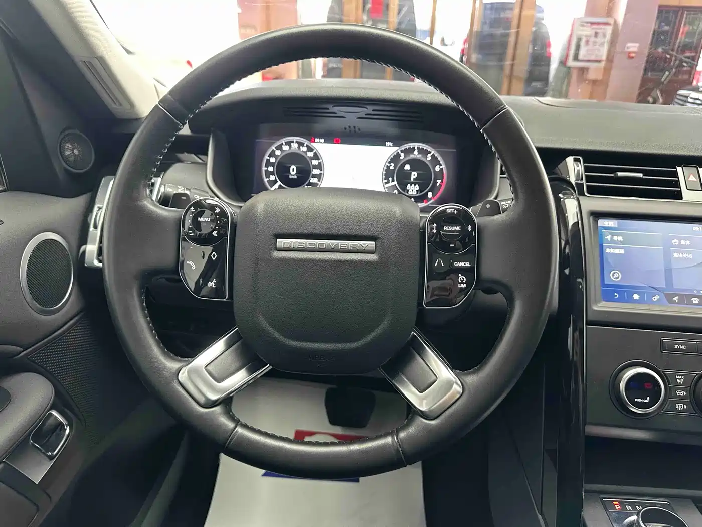 Land Rover Discovery 2018 3.0 SC V6 SE фото 7
