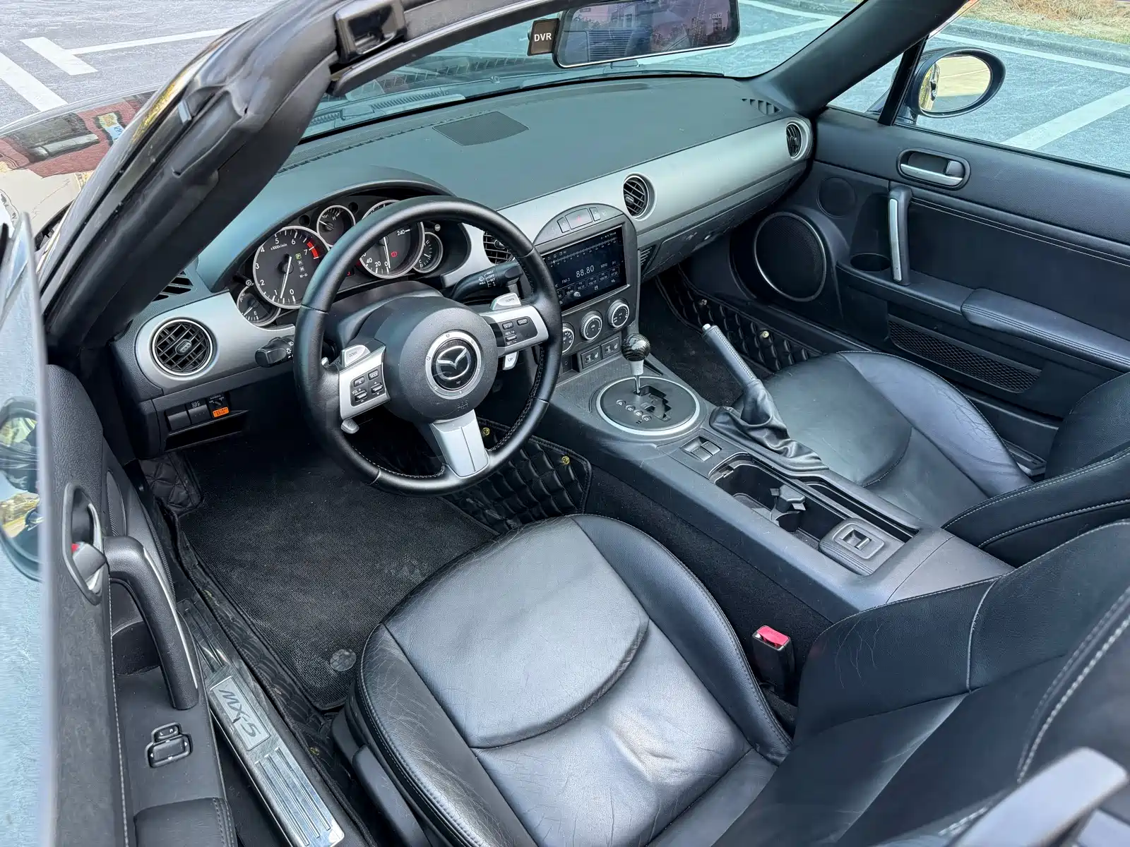 Фото 4 - Mazda MX-5