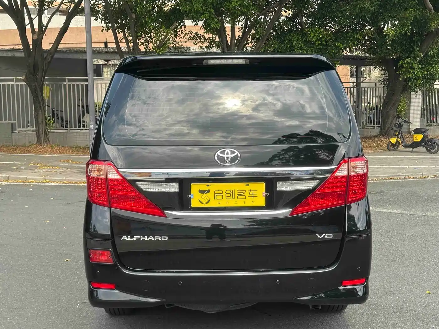 Toyota Alphard 2012 3.5L Luxury Edition фото 5
