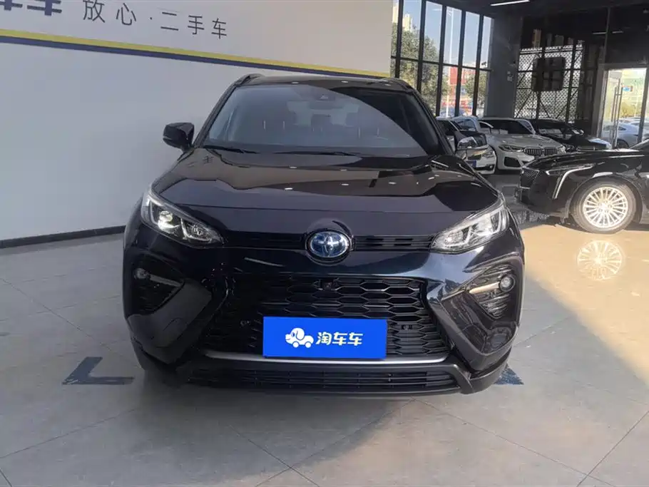 Toyota Wildlander 2023 Hybrid 2.5L E-CVT AWD Premium Edition фото 2