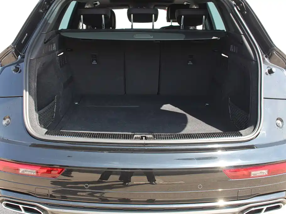 Audi Q5L 2024 Model 40 TFSI Luxury Dynamic фото 6