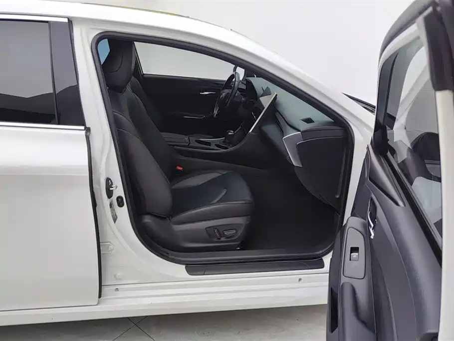 Toyota Avalon 2023 Hybrid 2.5L Luxury Edition фото 8