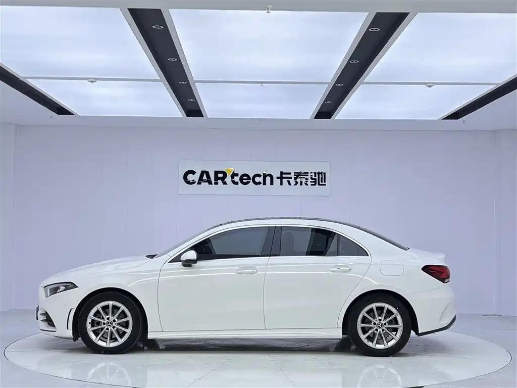 Mercedes-Benz A-Class 2020 A 200 L Sport Sedan фото 8