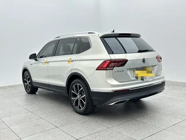 Фото 3 - Volkswagen Tiguan L