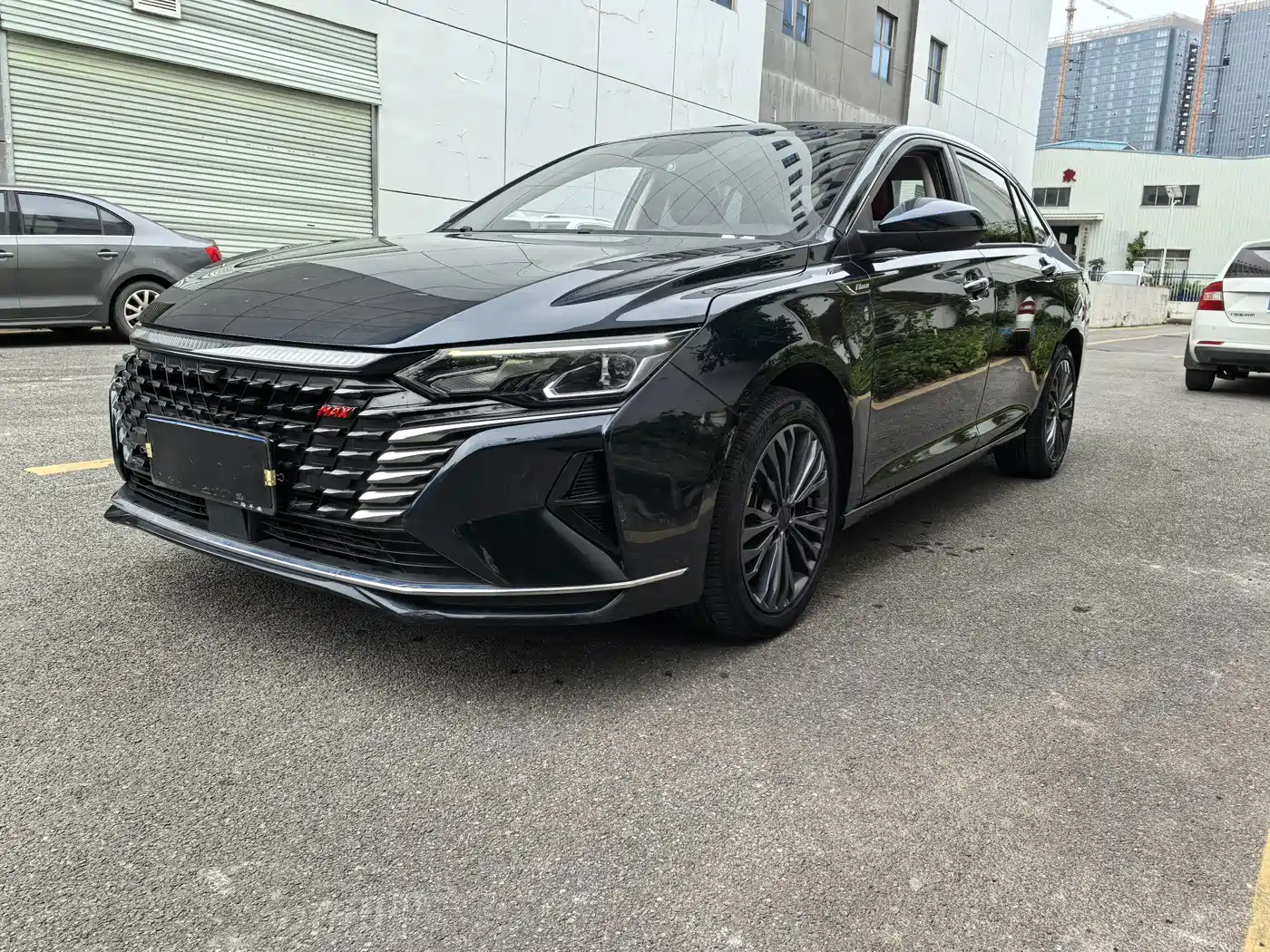Photo 1 - Dongfeng Aeolus Yixuan MAX