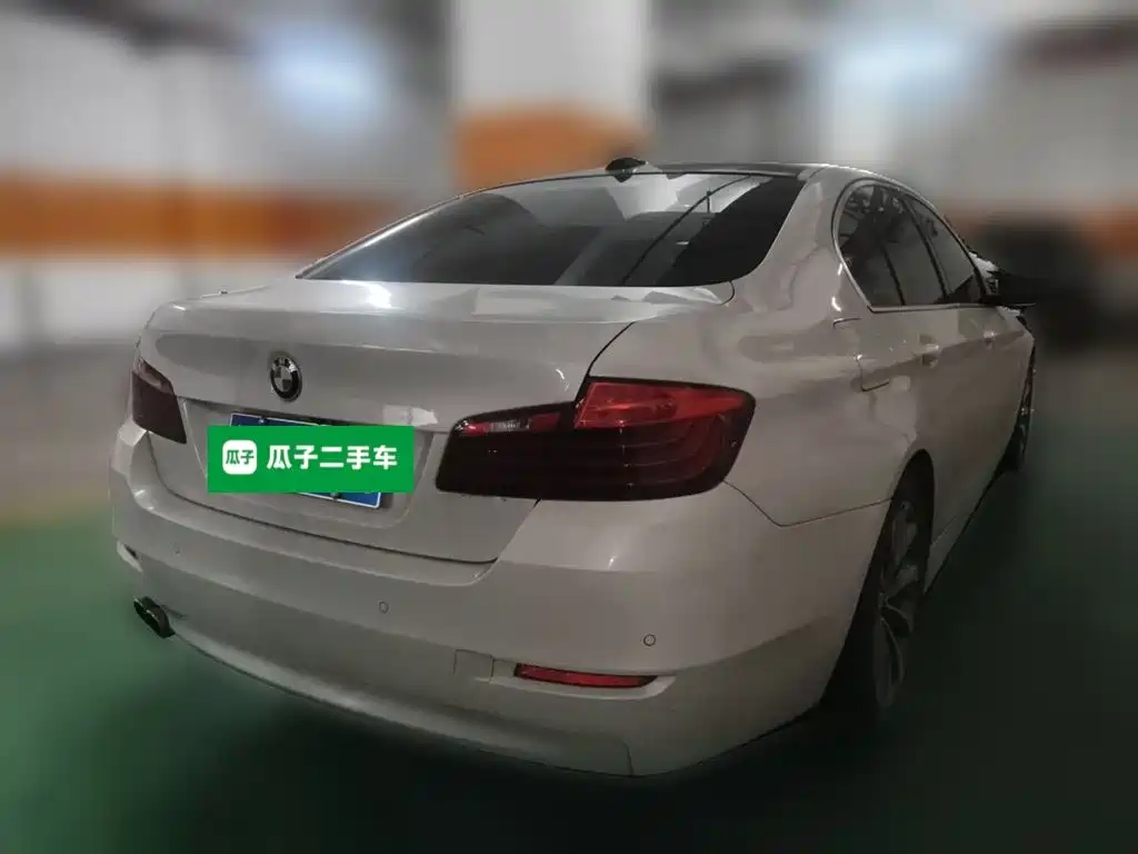 Photo 5 - BMW 5 Series (Import)