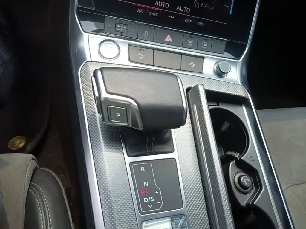 Photo 14 - Audi A6L