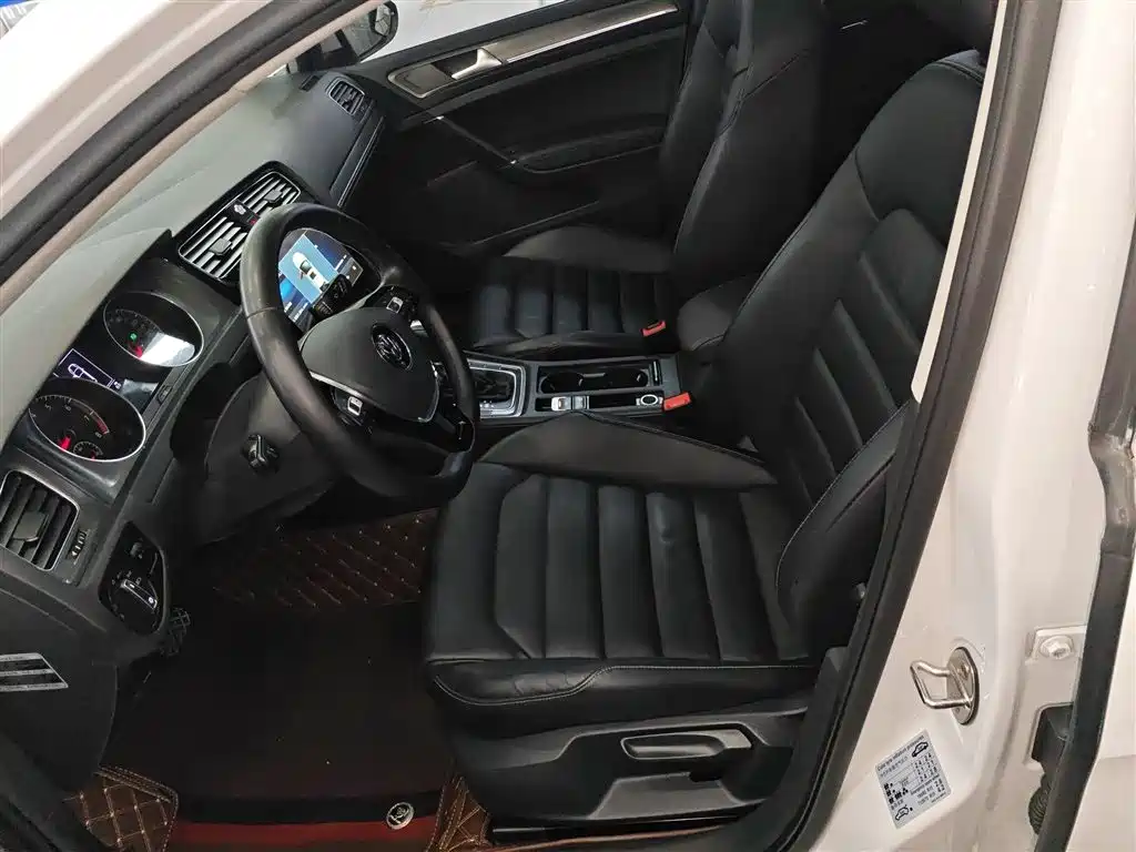 Volkswagen Golf 2016 230TSI Automatic Luxury фото 11