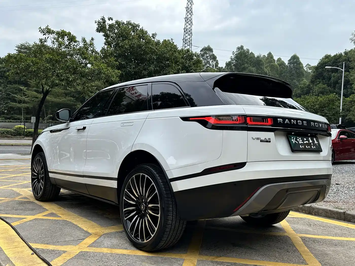 Land Rover Range Rover Velar 2019 380PS R-DYNAMIC SE фото 5