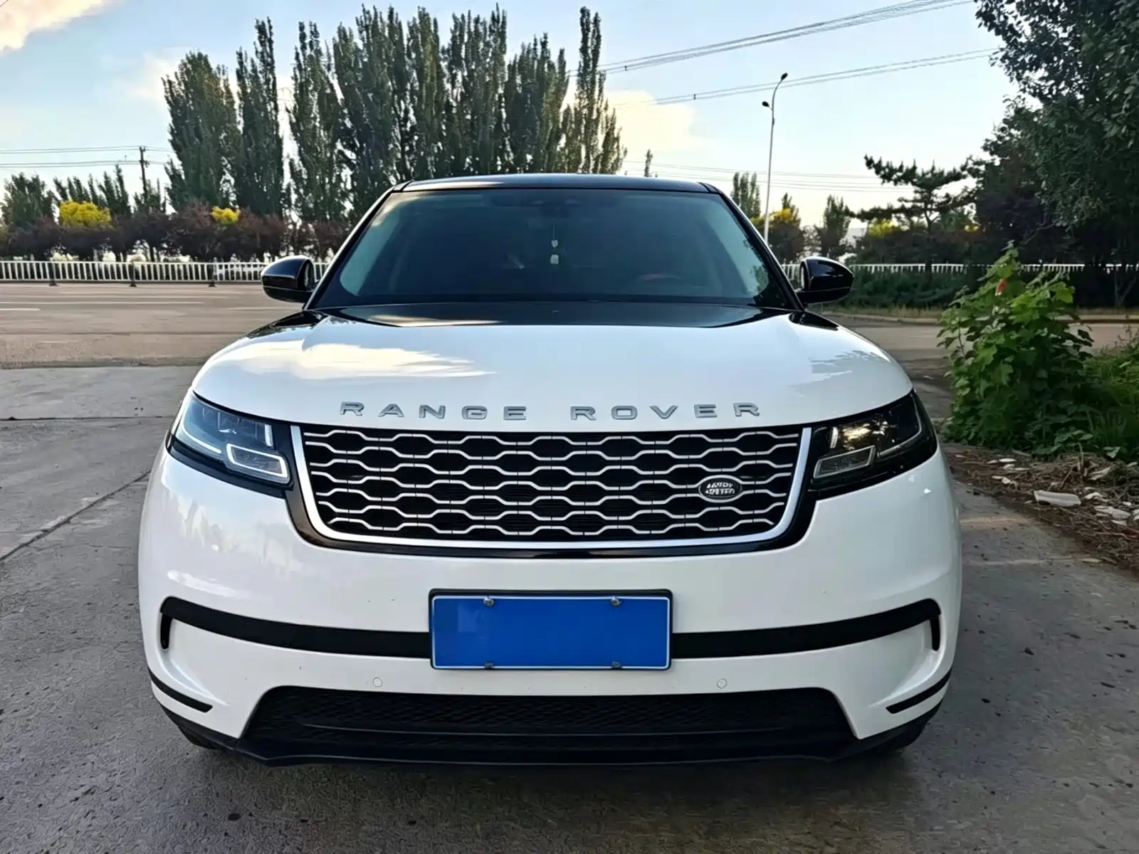 Фото 1 - Land Rover Range Rover Velar