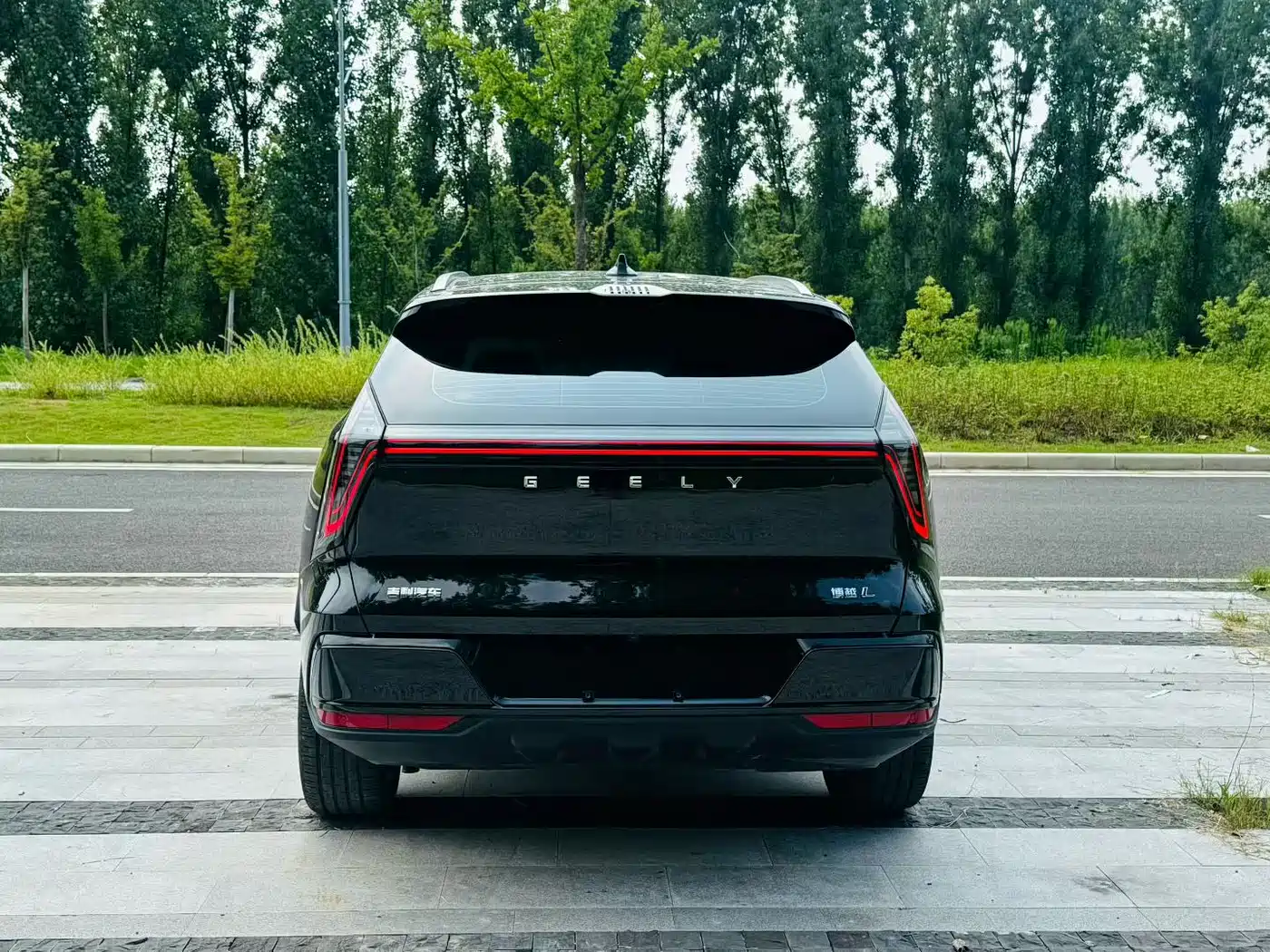 Фото 9 - Geely Boyue L