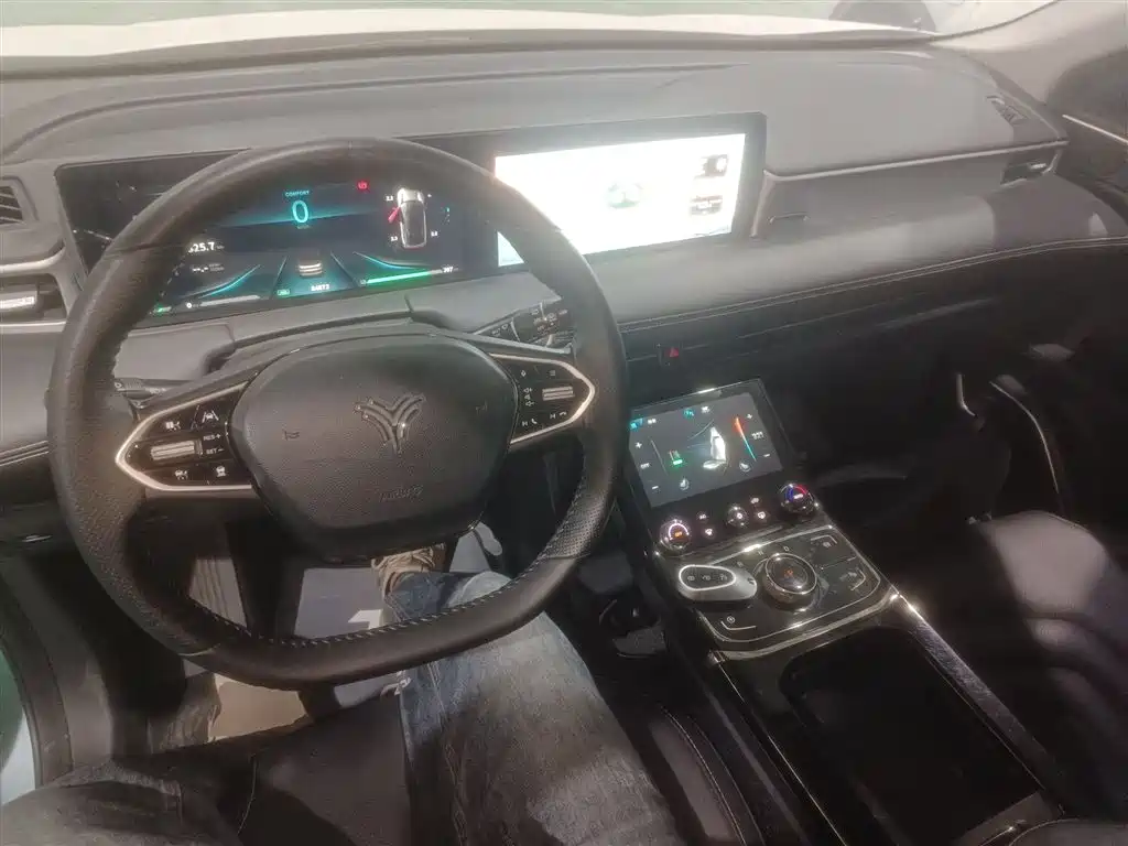 NEZHA AUTOMOBILE NEZHA U