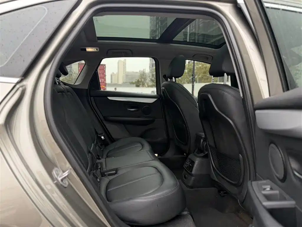 BMW 2 Series Touring 2016 220i Leading Model фото 16