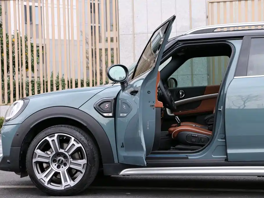 MINI COUNTRYMAN 2024 2023 Facelift 2.0T COOPER S ALL4 Connoisseur