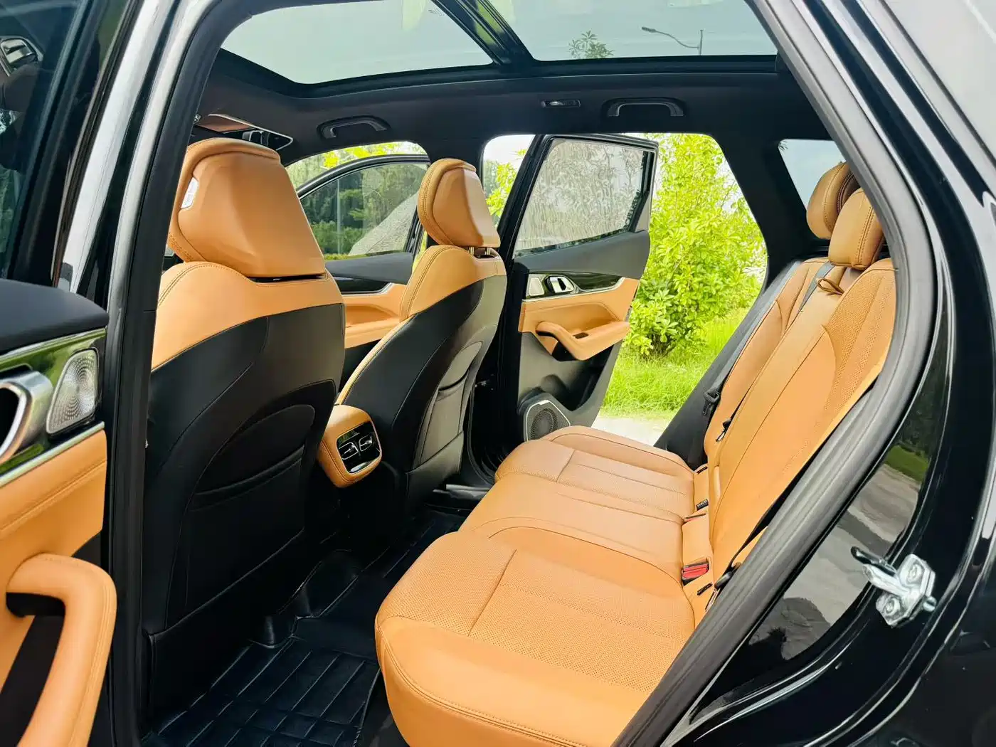 Фото 5 - Geely Boyue L