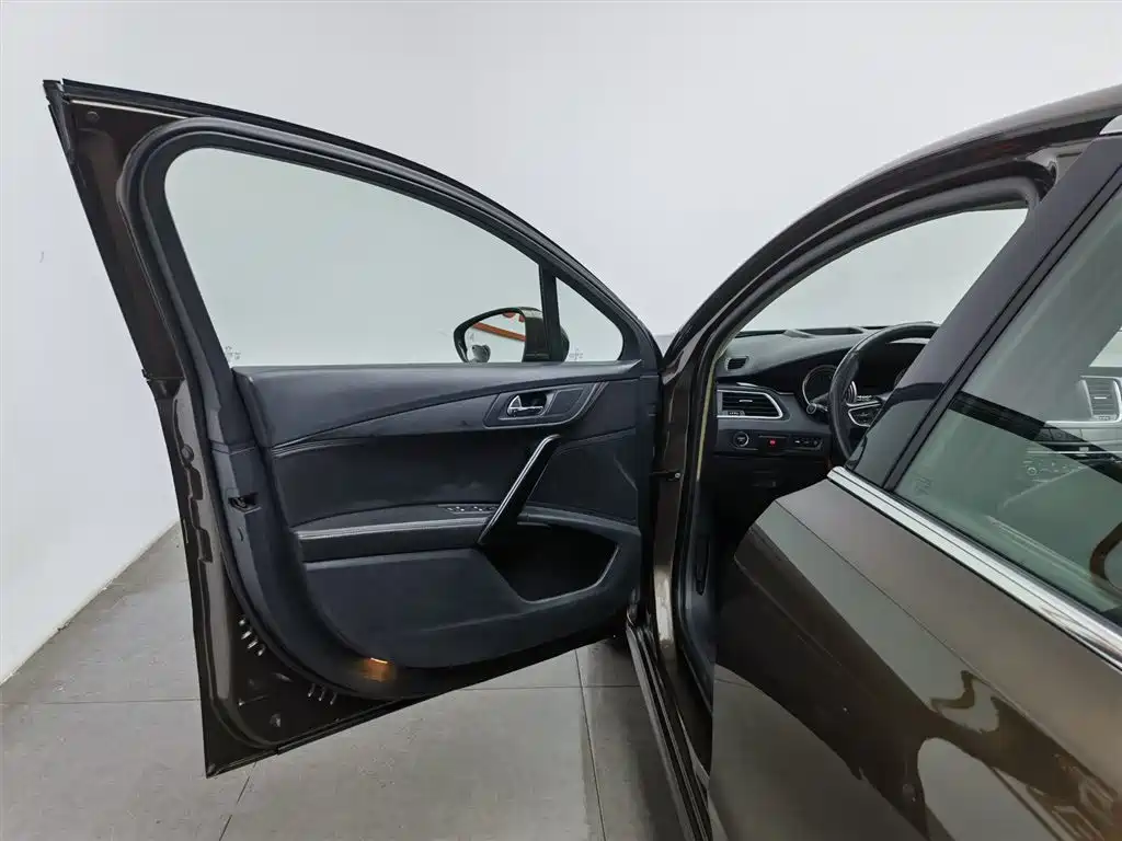 Peugeot 508 2015 1.8THP Auto Flagship Edition фото 8