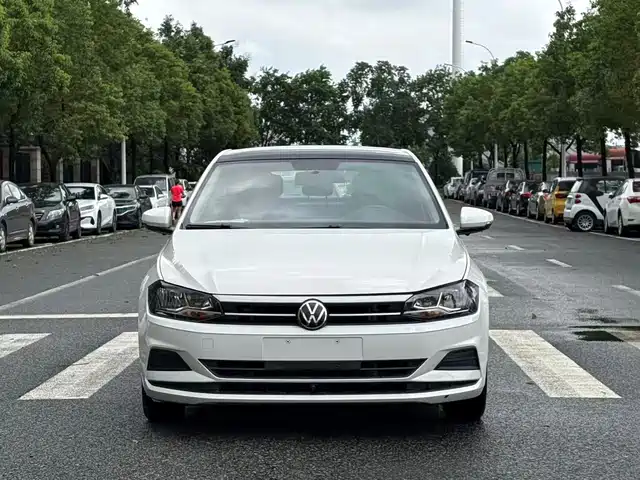 Volkswagen Polo Plus 1.5L, автомат, Panoramic Enjoy